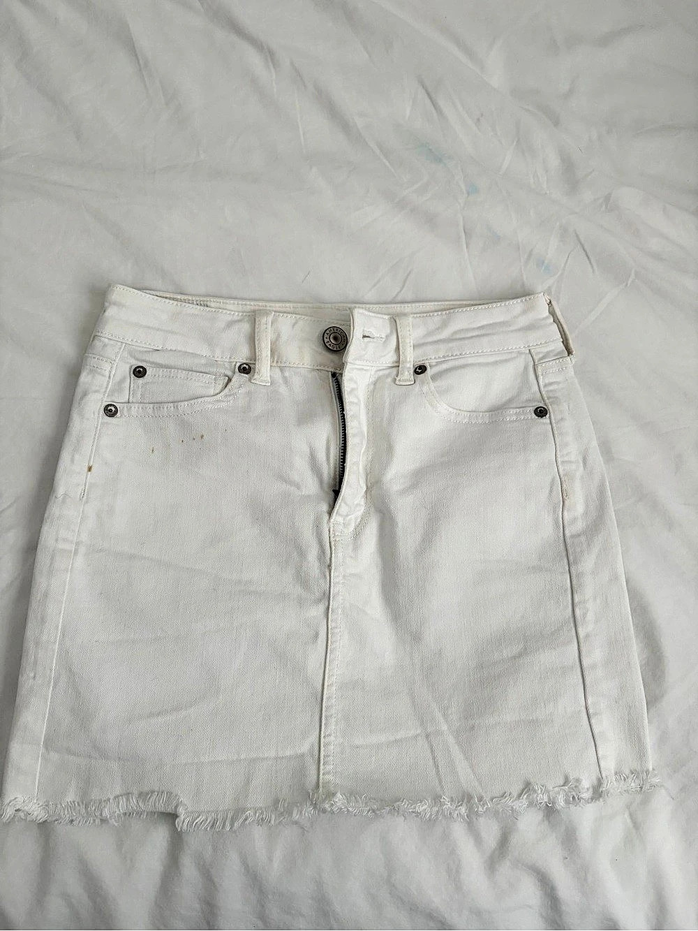 American Eagle Super Stretch Women's White Jean Shorts Size 4